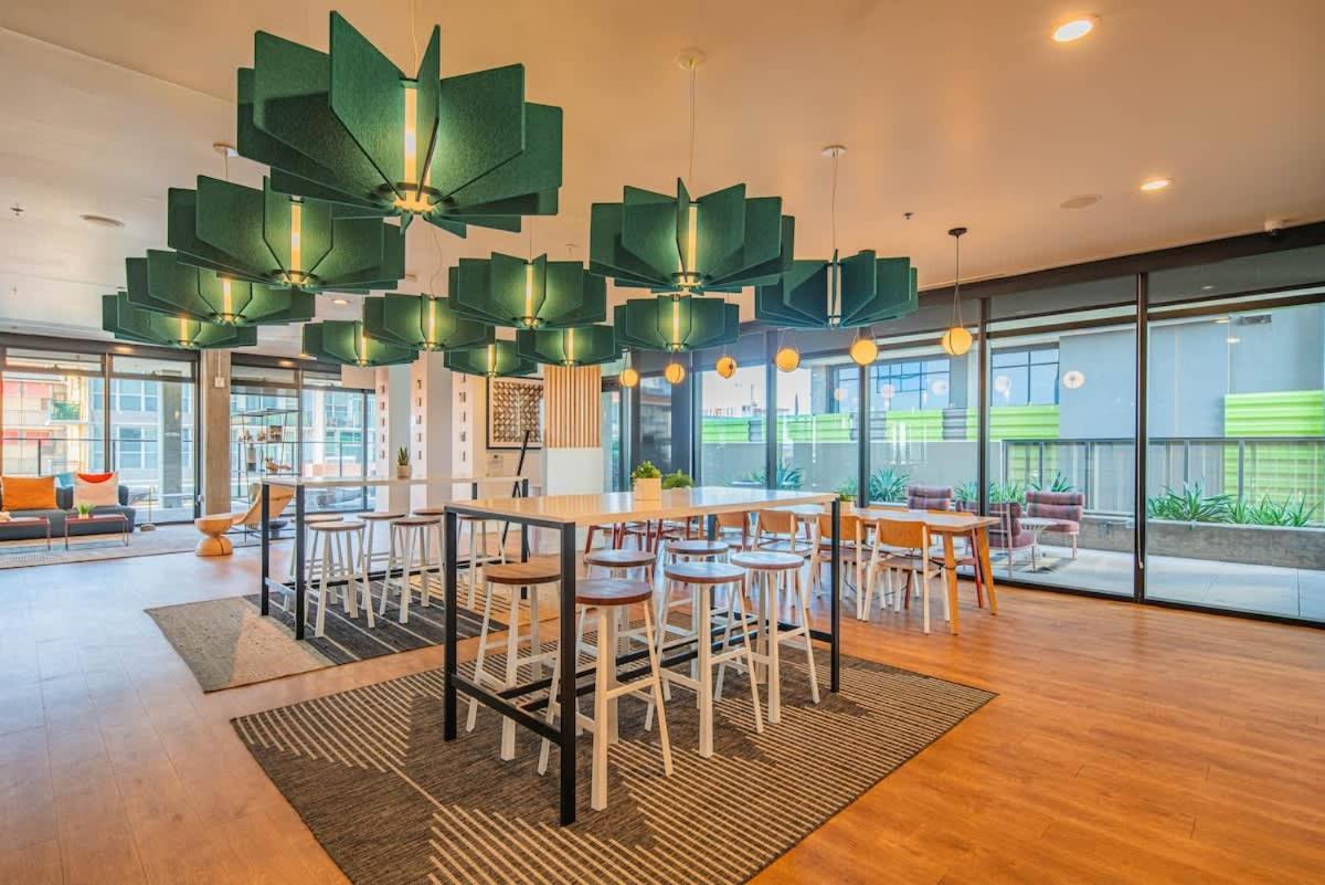 Ferienwohnung Detailed 2Bd, Highrise Dt, Pool, Gym, Parking, Sleeps 8 Phoenix Exterior foto